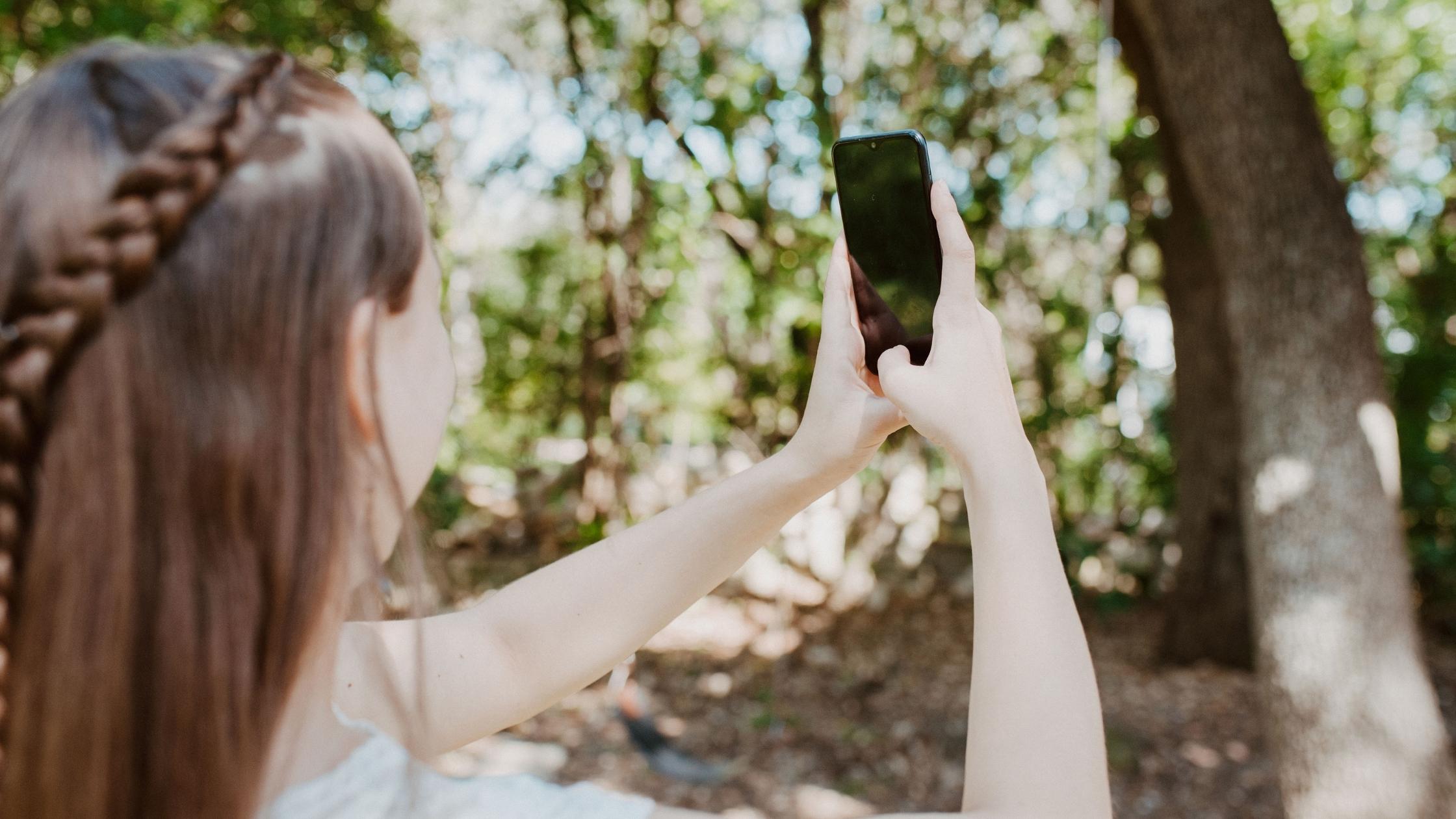 Pinwheelhealthykidphoneencouragesnatureactivities 